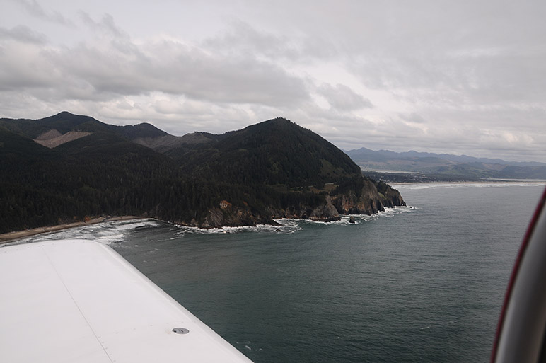 2010.04.30_-_RV-8_-_Trip_To_Vernonia,_RV_Checkout_Day_2_-_Session_2,_Flight_To_Oregon_Coast_(11).jpg