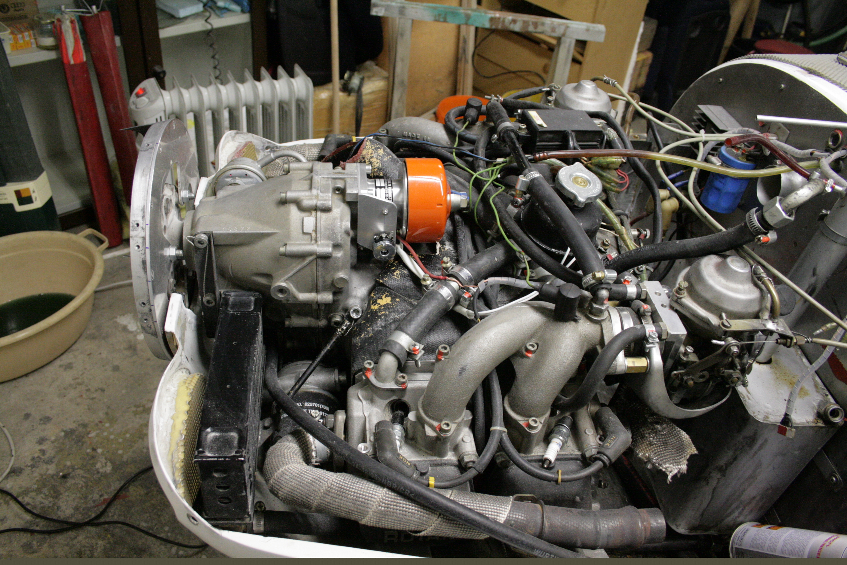 Alternator_von_links.JPG