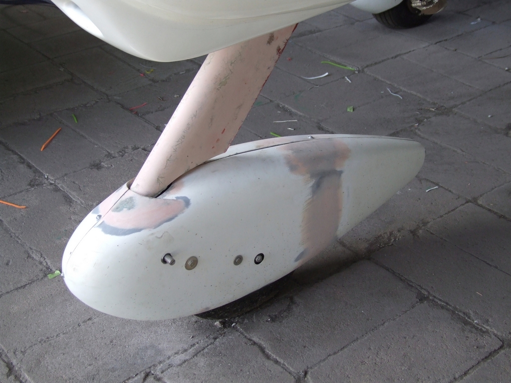 Nose_Wheel_Fairing_-_1.jpg