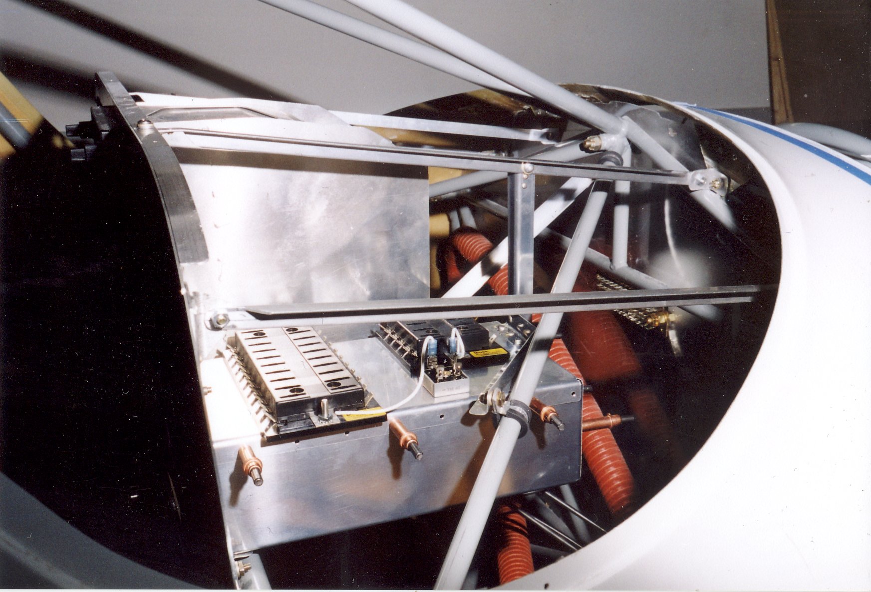 glovebox-fuseblock-avionicsrack.jpg