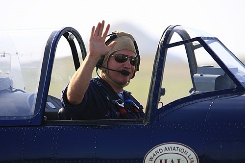 Lens Airshow 2012 - Pilote E.Verhellen.jpg
