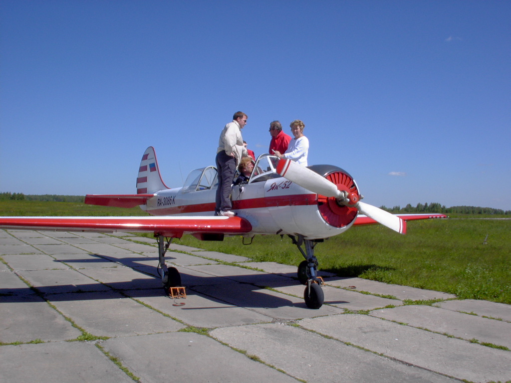 RussiaYak-52 Mi-2 L-39 Stupino Moscow E. VERHELLEN June 2004. 685.jpg