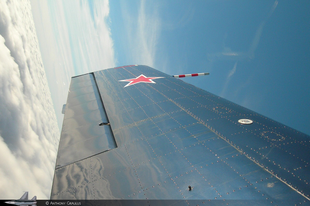 Vertical line Yak-52.jpg